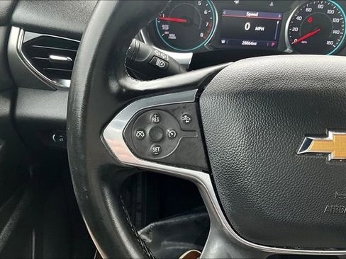 Used 2023 Chevrolet Traverse LT image 18