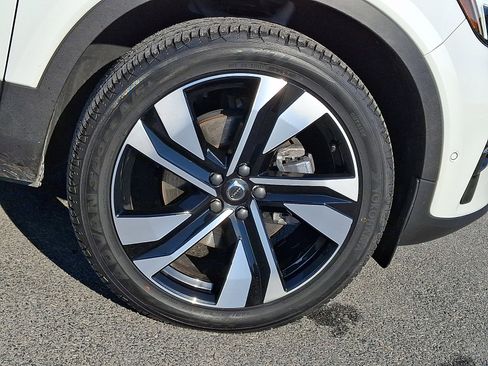 Used 2023 Volvo XC40 B5 Plus w/ Driver Assist Package image 8