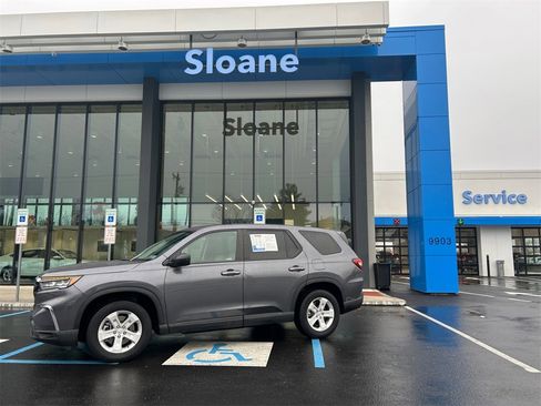 Used 2023 Honda Pilot LX image 32