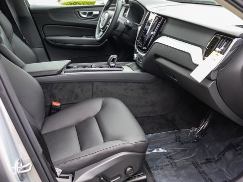 New 2025 Volvo XC60 T8 Plus w/ Climate Package PRO image 17