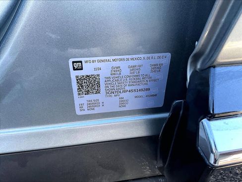 Used 2025 Chevrolet Equinox EV LT w/ Convenience Package image 34