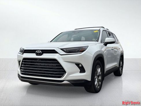 Certified 2025 Toyota Grand Highlander AWD Hybrid image 2