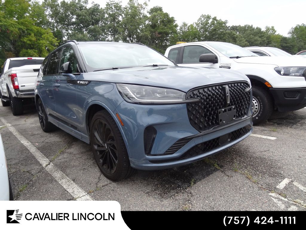 Used 2025 Lincoln Aviator Reserve w/ Equipment Group 201A AWD/4WD image 1