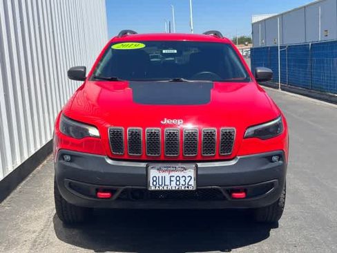 Used 2019 Jeep Cherokee Trailhawk AWD/4WD image 2