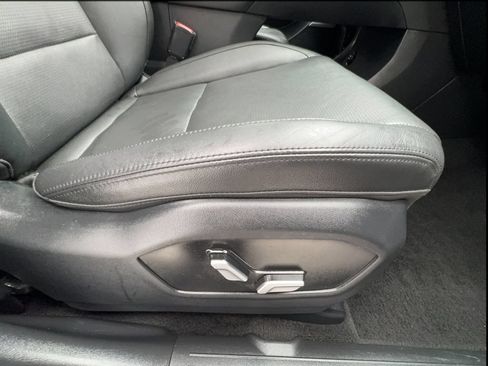 Used 2025 Hyundai Santa Fe Limited FWD image 35