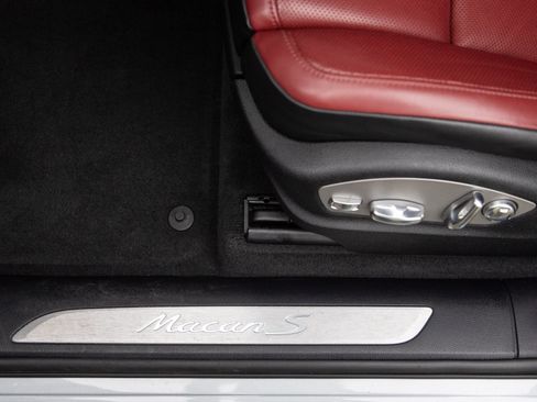 Certified 2023 Porsche Macan S AWD/4WD image 20
