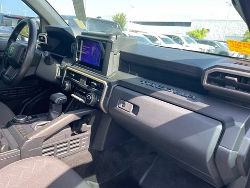 Used 2024 Toyota Tacoma SR AWD/4WD image 31