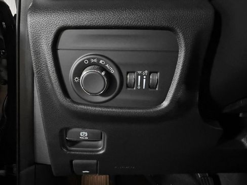 New 2025 Jeep Grand Cherokee Altitude AWD/4WD image 23