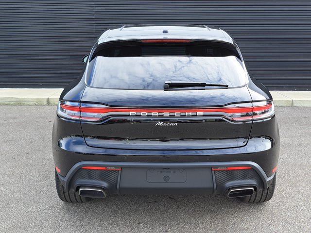 Used 2026 Porsche Macan AWD/4WD image 6