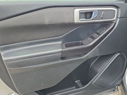 Used 2020 Ford Explorer XLT w/ Comfort Package image 10
