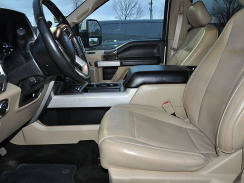 Used 2017 Ford F250 Lariat w/ Lariat Value Package image 10