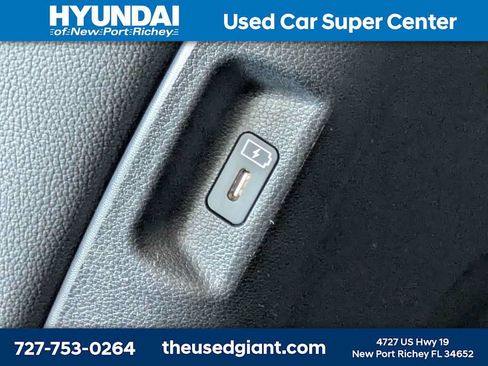 Certified 2024 Hyundai Santa Fe Limited AWD/4WD image 21