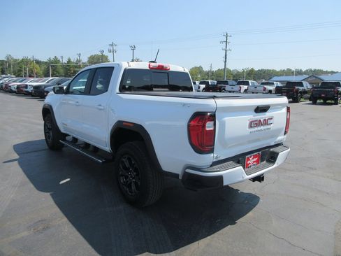 Certified 2025 GMC Canyon Elevation AWD/4WD image 9