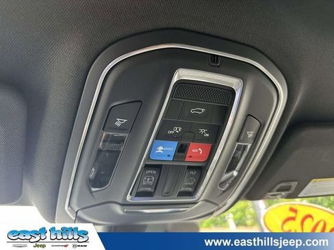 Certified 2025 Jeep Grand Cherokee Altitude AWD/4WD image 37