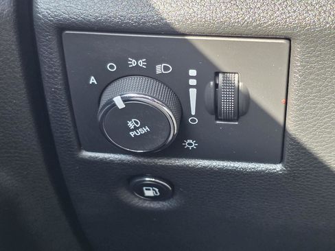 Used 2016 Jeep Grand Cherokee Limited AWD/4WD image 12