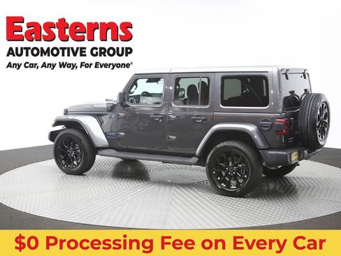 Used 2025 Jeep Wrangler Unlimited Sahara AWD/4WD image 58