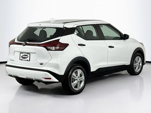 Used 2023 Nissan Kicks S FWD image 11