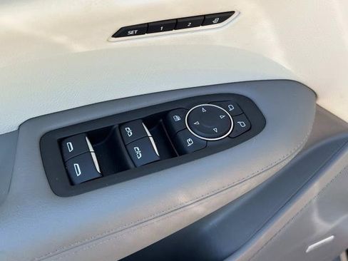 Certified 2023 Cadillac XT6 Premium Luxury image 17