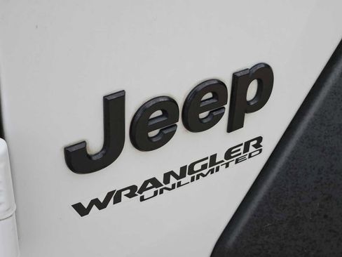 Used 2021 Jeep Wrangler Unlimited Sport AWD/4WD image 11
