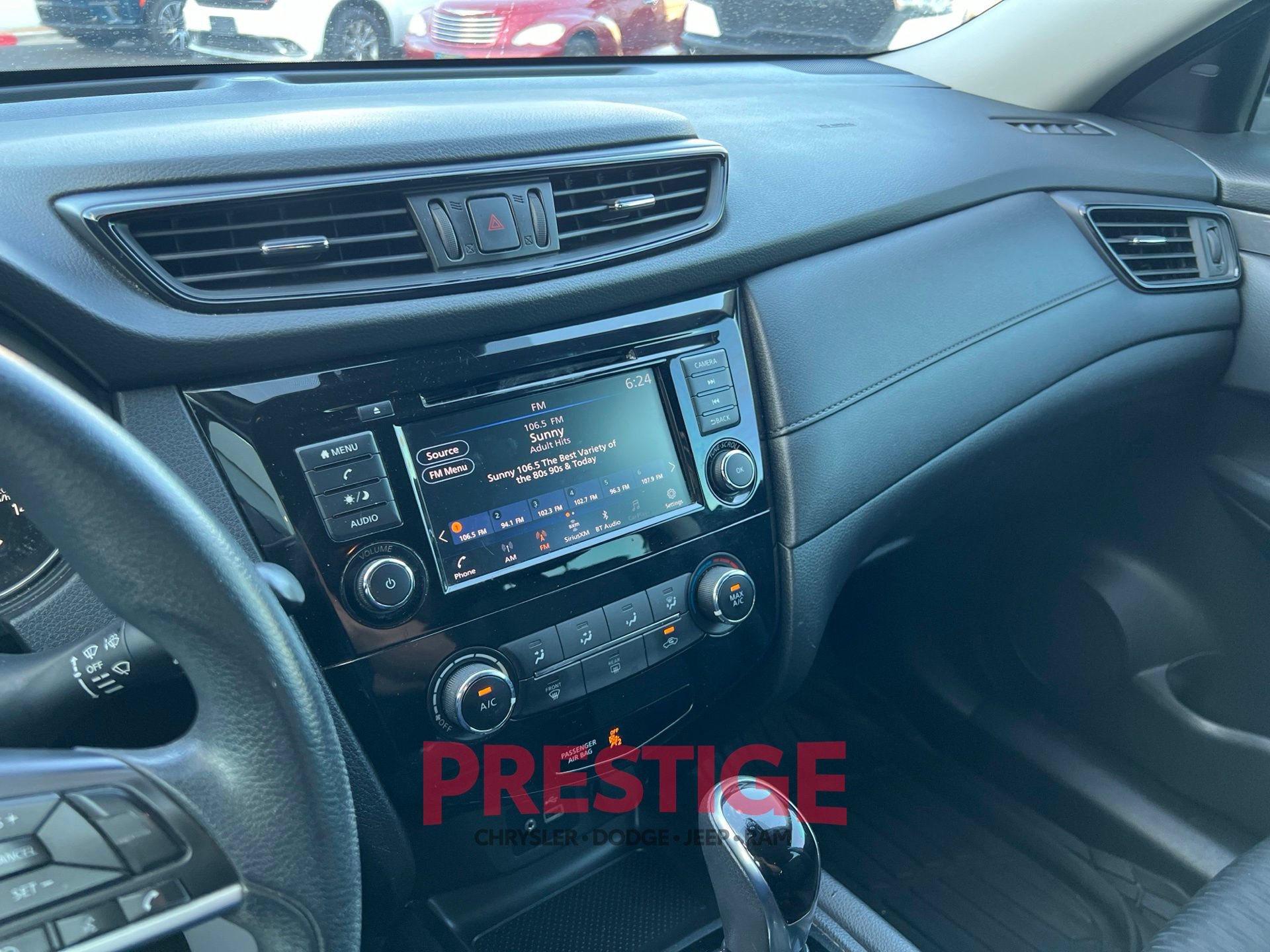 Used 2020 Nissan Rogue S FWD image 32