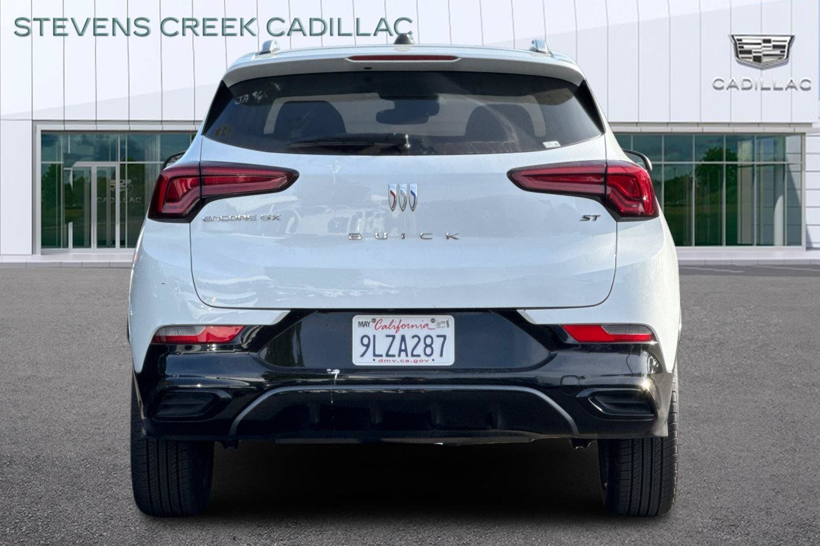 Used 2024 Buick Encore GX Sport Touring FWD image 4
