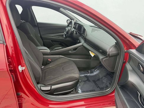Used 2025 Hyundai Elantra Sport FWD image 12