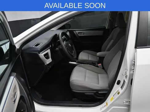 Used 2015 Toyota Corolla LE FWD image 9