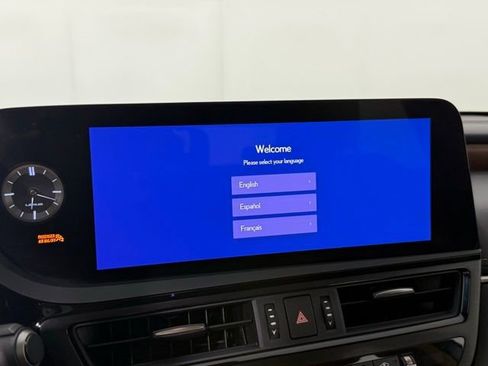 Certified 2023 Lexus ES 300h w/ Luxury Package image 19