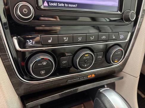 Used 2016 Volkswagen Passat 1.8T SE w/ Lighting Package (P06) FWD image 32