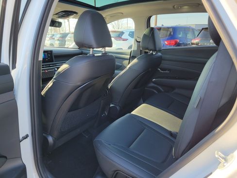 Used 2025 Hyundai Tucson Limited image 13
