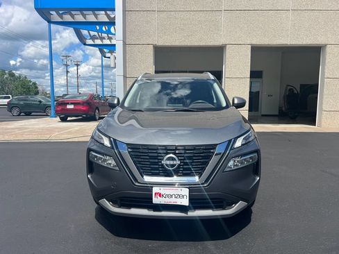 Used 2023 Nissan Rogue SV w/ SV Premium B Package AWD/4WD image 2