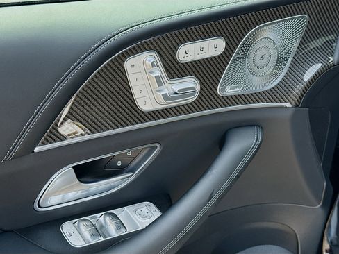 Used 2025 Mercedes-Benz GLS 63 AMG 4MATIC image 25