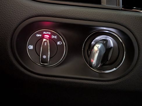 New 2026 Porsche Macan image 39