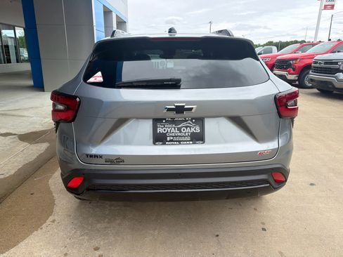 New 2026 Chevrolet Trax RS w/ Driver Confidence Package FWD image 5