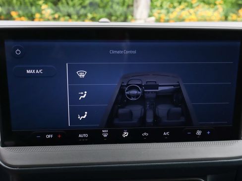 Used 2025 Ford Maverick XL FWD image 32