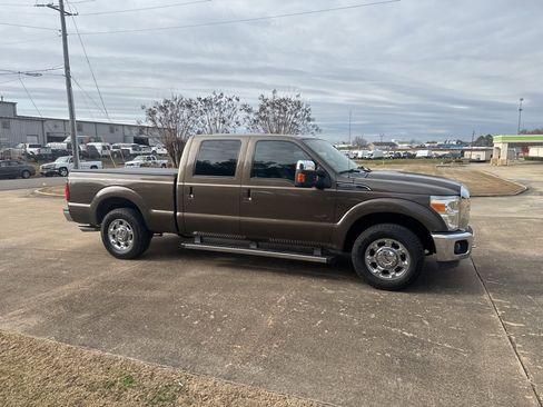 Used 2015 Ford F250 Lariat w/ Lariat Ultimate Package image 16