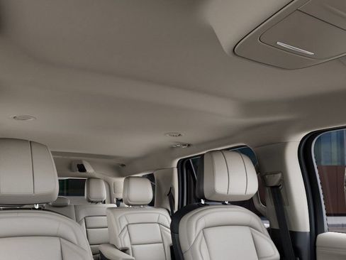 New 2027 Lincoln Navigator Premiere AWD/4WD image 23