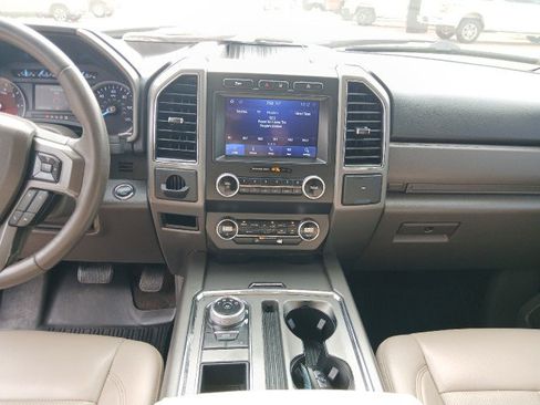 Used 2020 Ford Expedition XLT w/ Equipment Group 201A RWD image 18