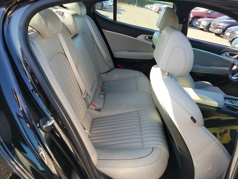Certified 2023 Genesis G70 2.0T w/ Sport Prestige Package RWD image 21