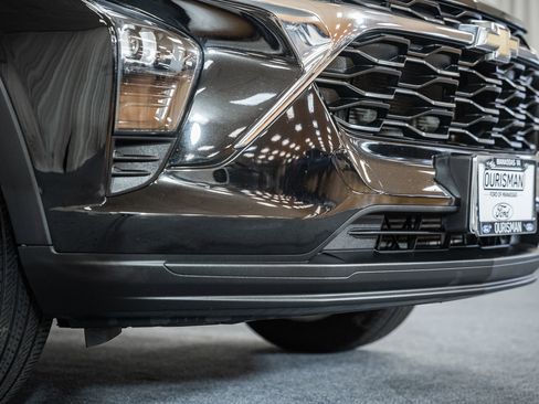 Used 2024 Chevrolet Trax LS w/ LS Convenience Package image 11