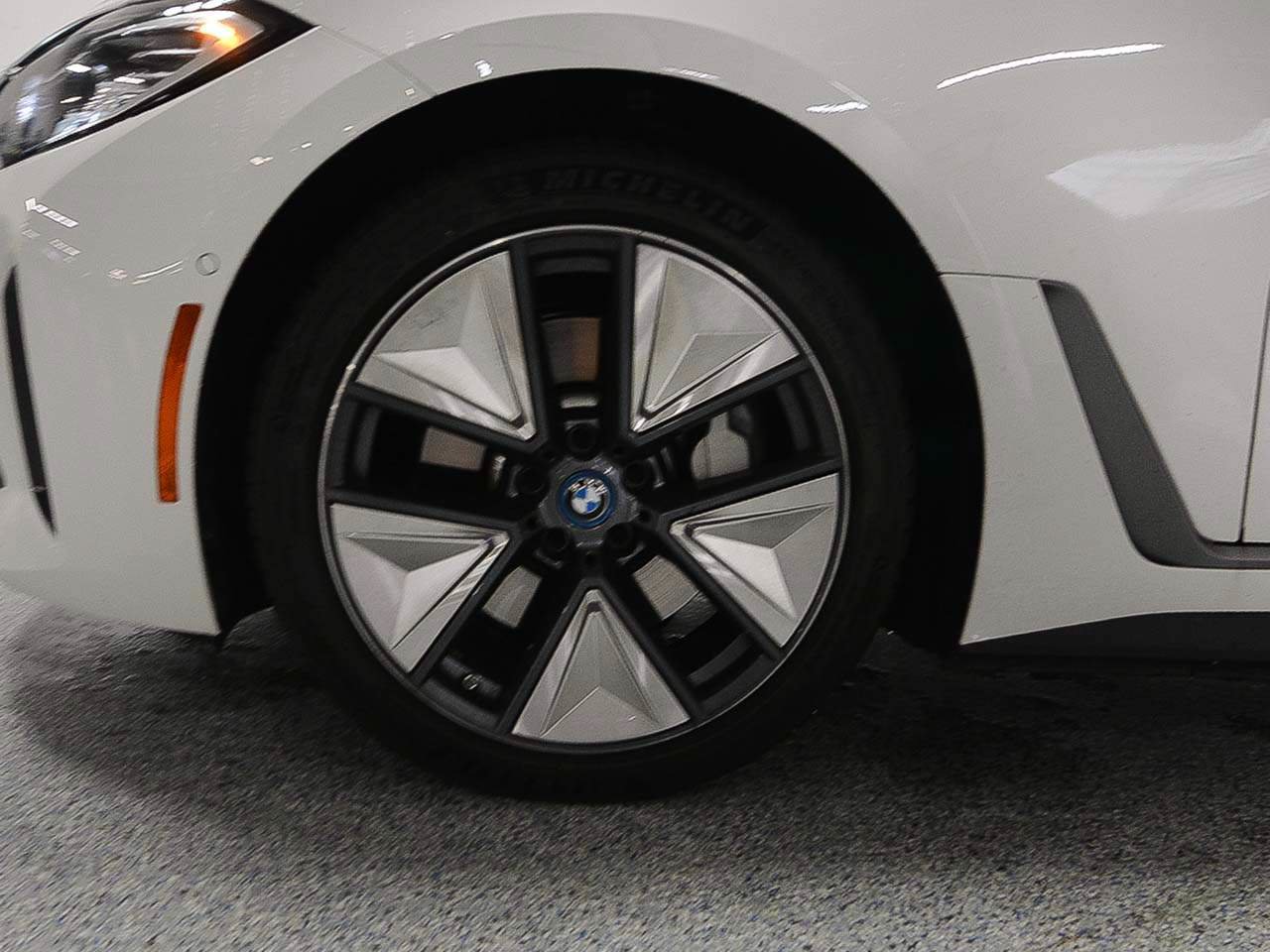 Used 2024 BMW i4 eDrive40 w/ Premium Package RWD image 5