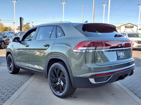 New 2026 Volkswagen Atlas Cross Sport SE image 8