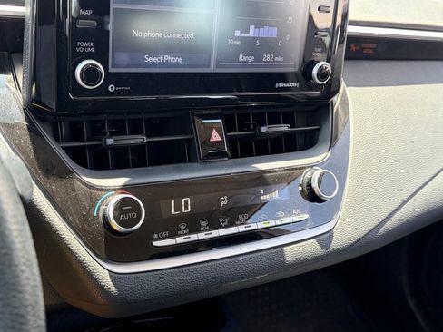 Used 2022 Toyota Corolla LE FWD image 8