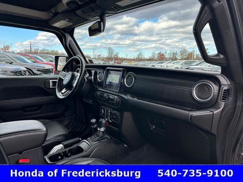 Used 2020 Jeep Wrangler Unlimited Sahara image 34