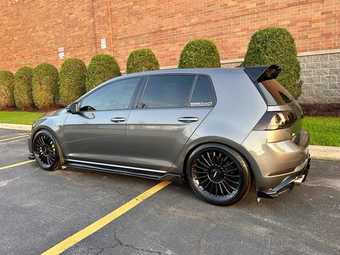 Used 2019 Volkswagen Golf R 4-Door image 9