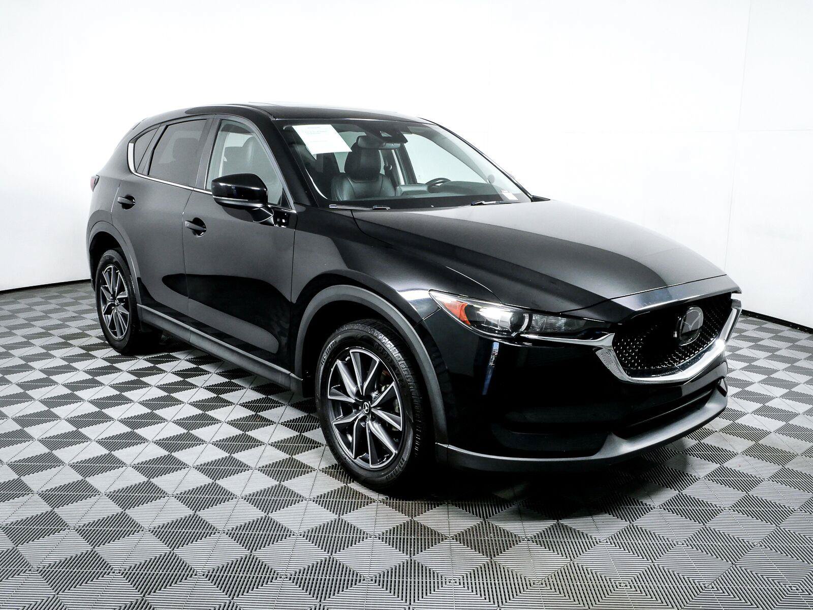 Used 2018 MAZDA CX-5 Touring w/ Preferred Equipment Package FWD image 27