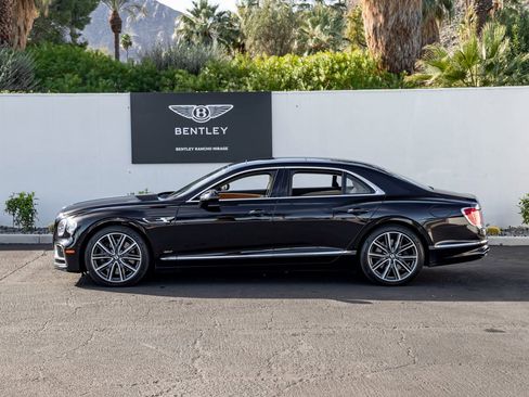 Certified 2022 Bentley Flying Spur image 5