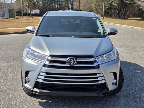 Used 2019 Toyota Highlander Plus image 2