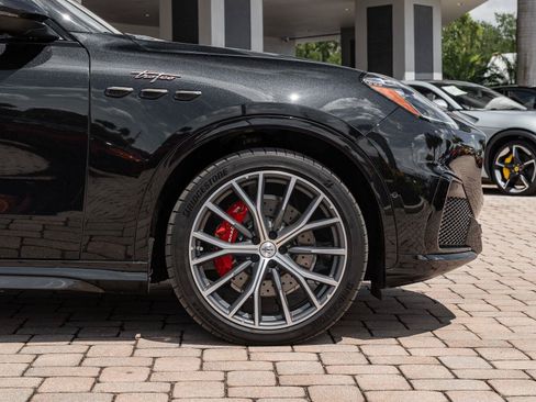 Used 2023 Maserati Grecale Trofeo AWD/4WD image 29