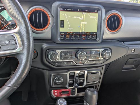 Used 2023 Jeep Gladiator Mojave w/ LED Lighting Group AWD/4WD image 10